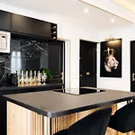 Perret Business Parking Gare Lejlighed